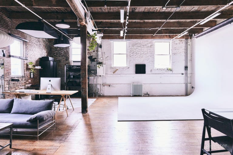  Casual Chic Photo/Video + Event + Interview Studio 