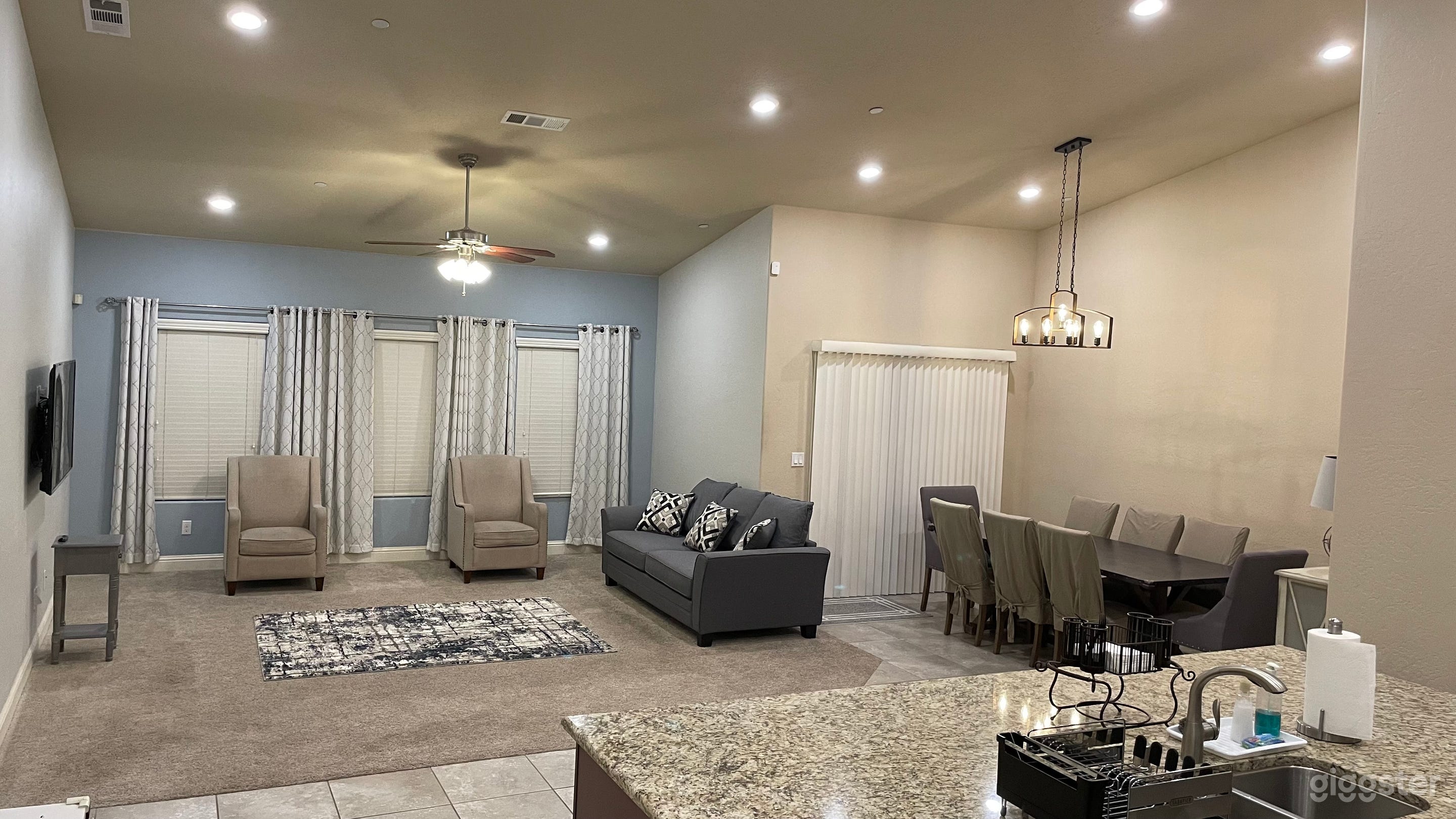 Beautiful  Chateau House @Fresno Photo 1