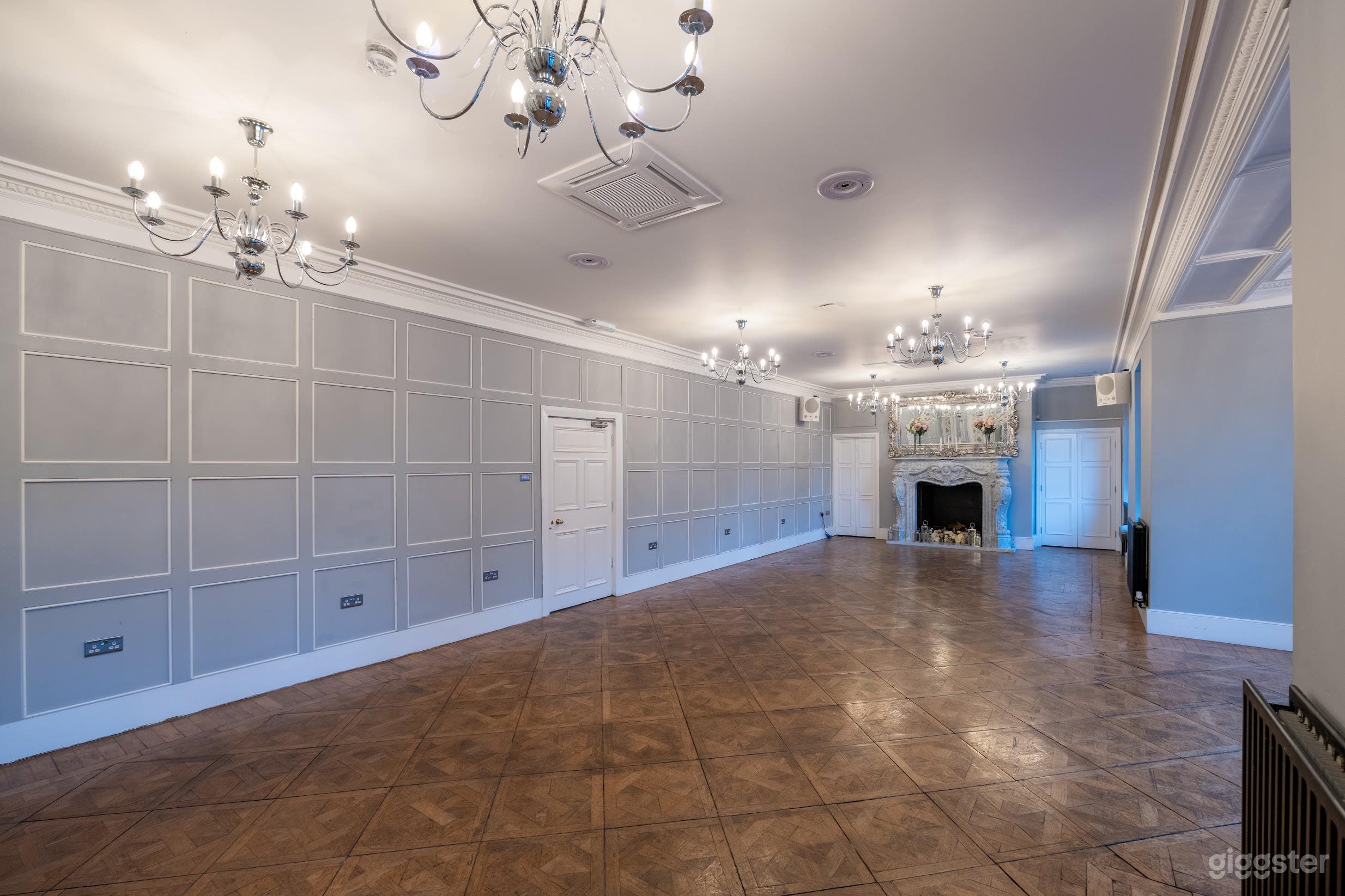 Drawing Room Photo 1