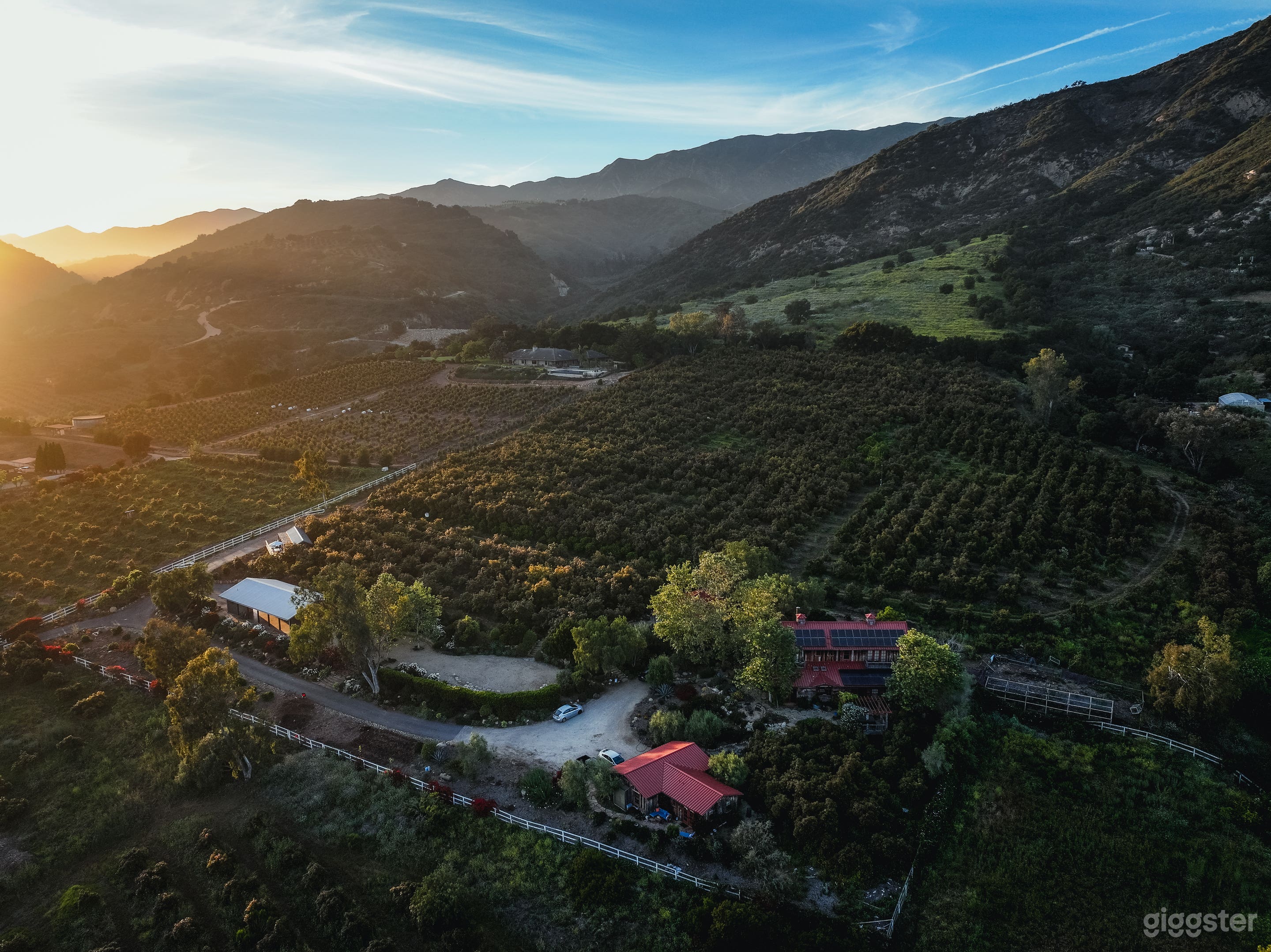 Avocado Farm With Three Houses, Barn &amp; Ocean View  Photo 2