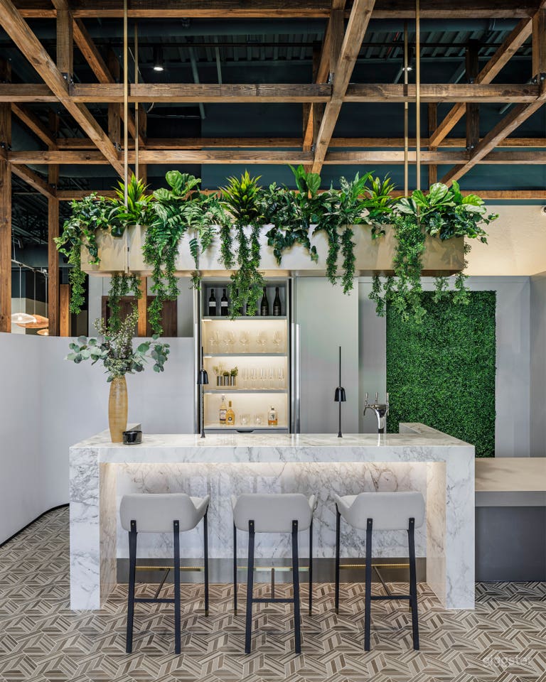  The Southlake Showroom & Lounge 