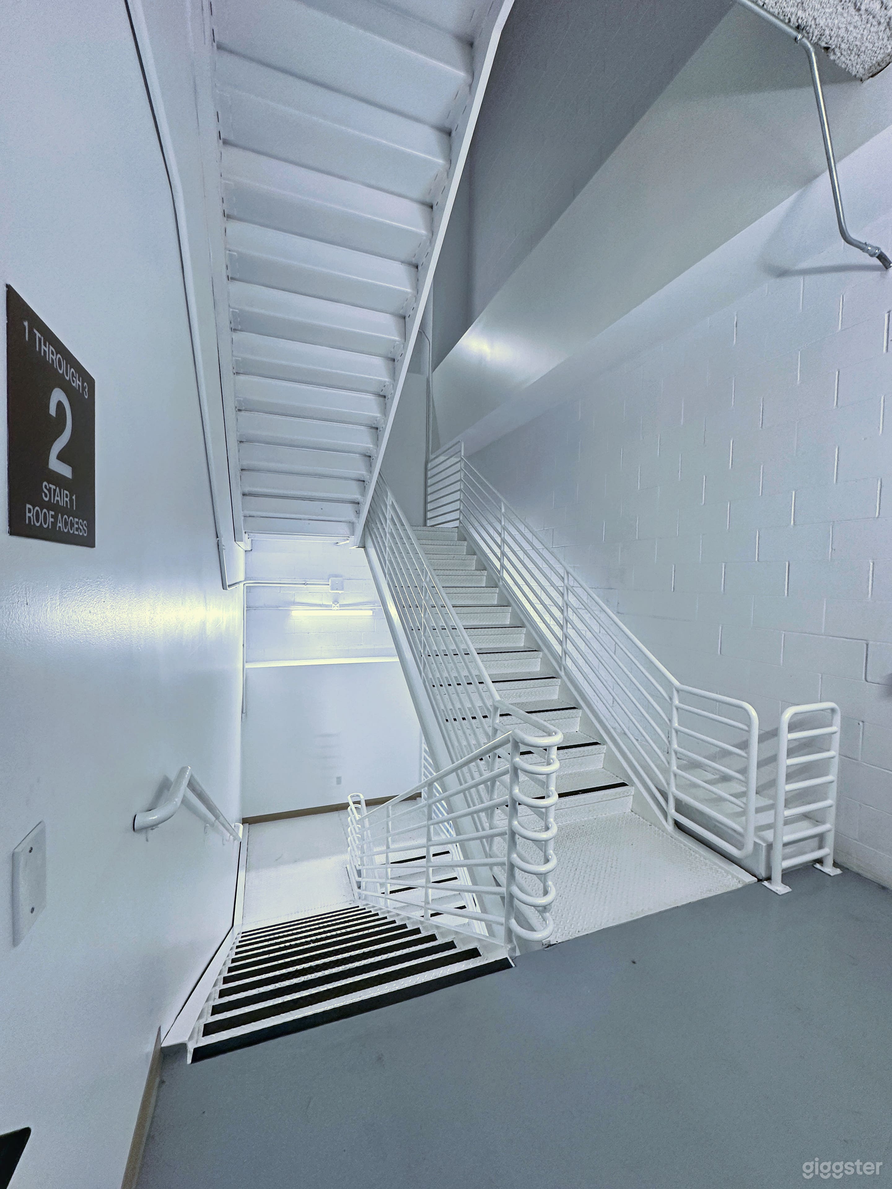 Clean and Bright Modern Stairwell - 3 available Photo 1