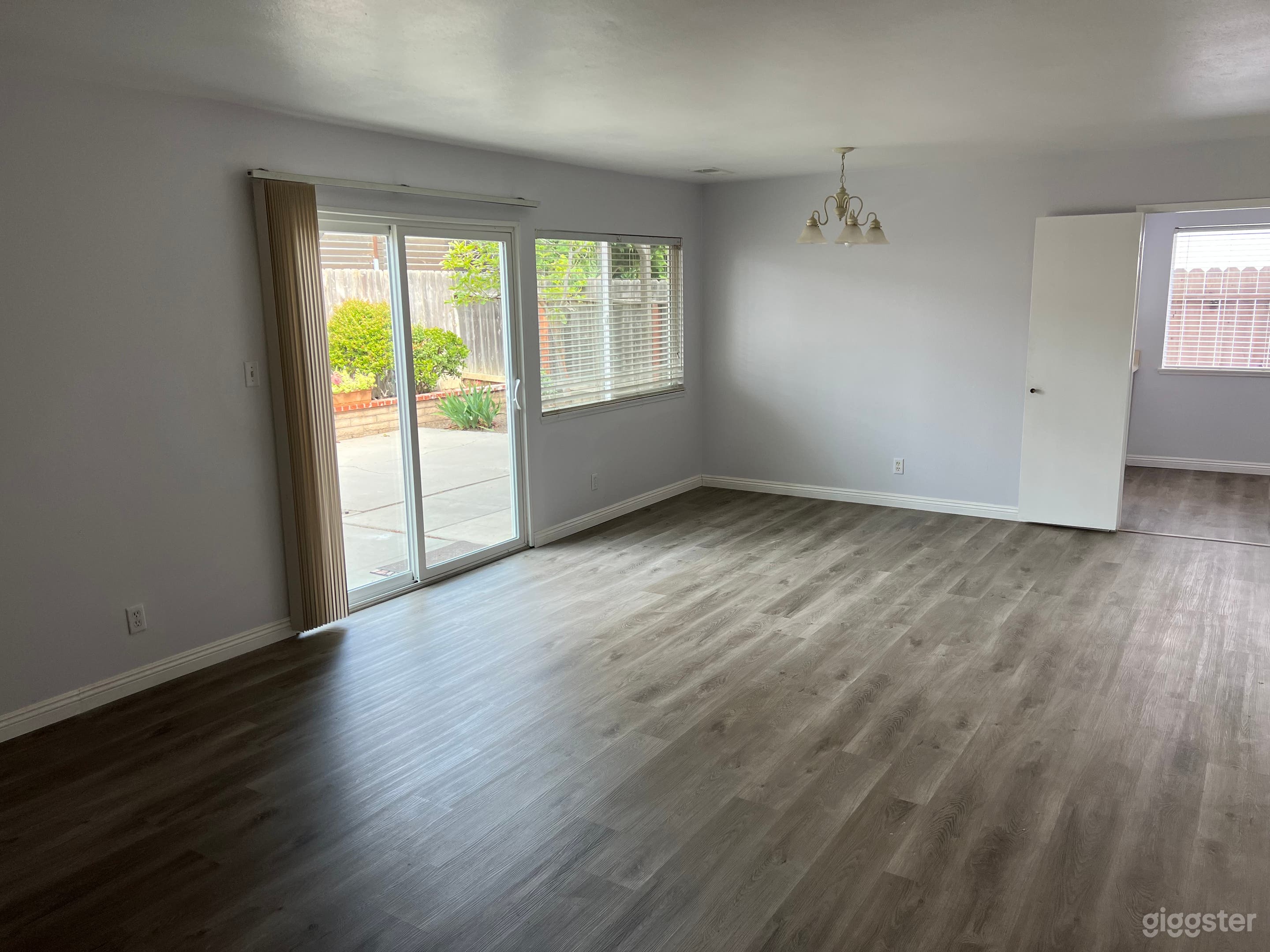 Duplex in Beautiful Ventura Keys Photo 3