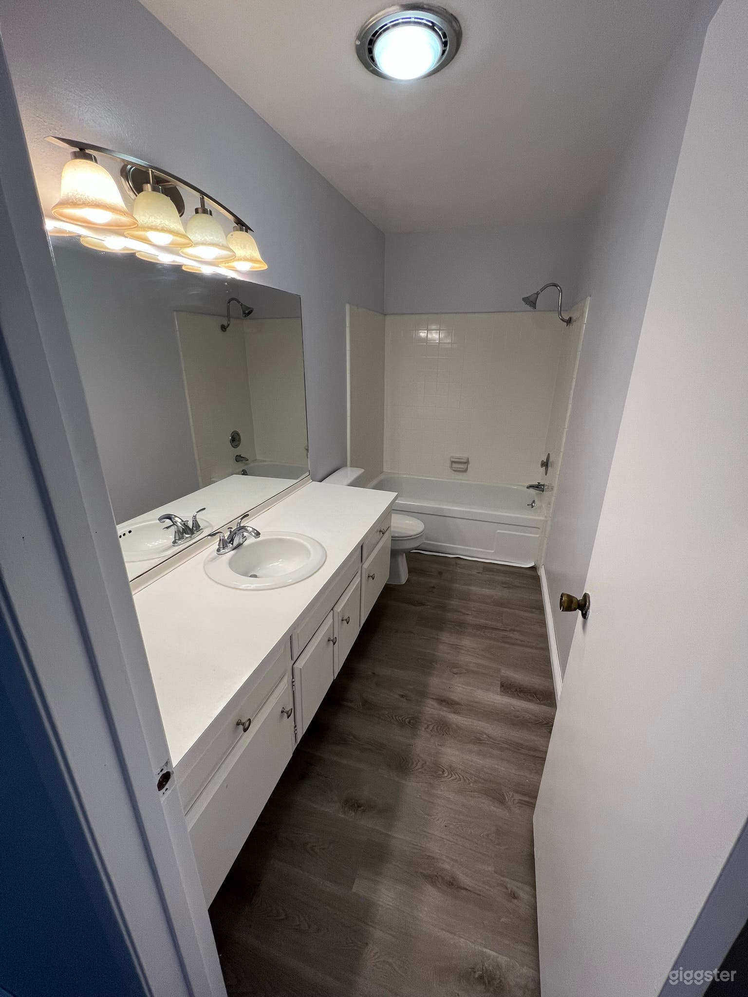 Duplex in Beautiful Ventura Keys Photo 4