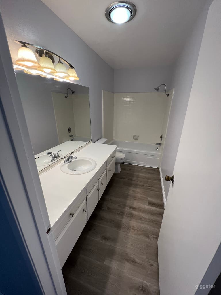  Duplex in Beautiful Ventura Keys 