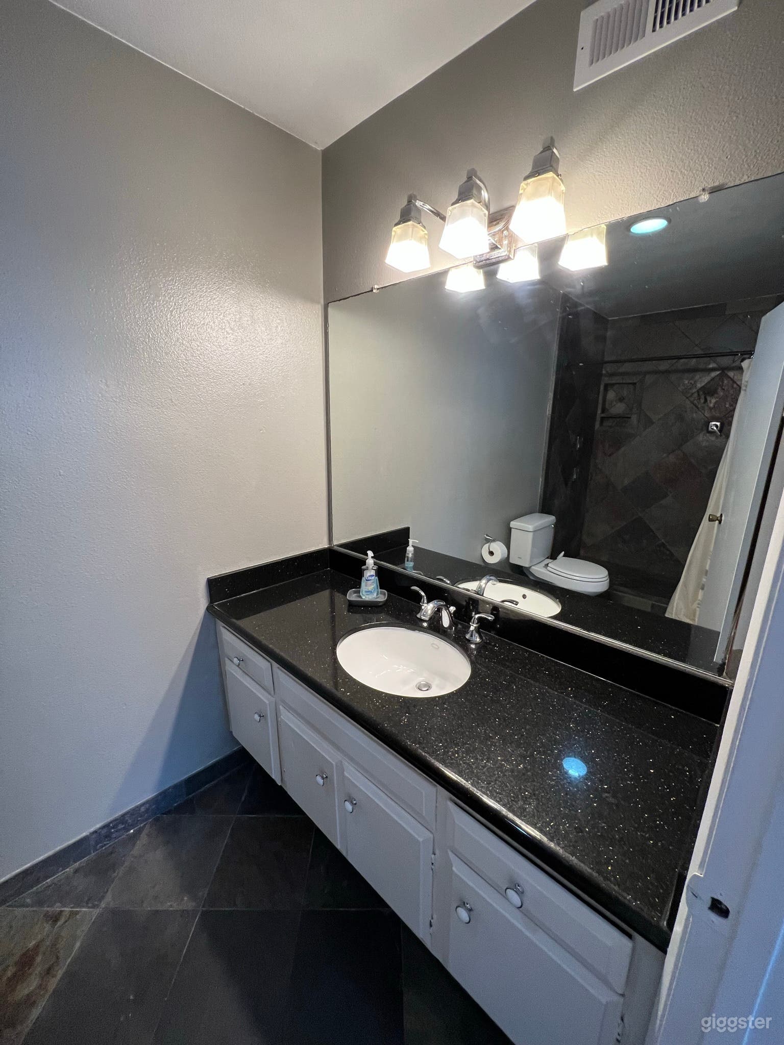 Duplex in Beautiful Ventura Keys Photo 2