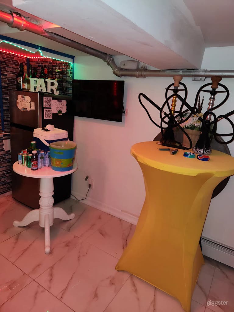  Versatile Indoor/Outdoor Event Space with Dual Bars – Perfect for Intimate Gatherings 