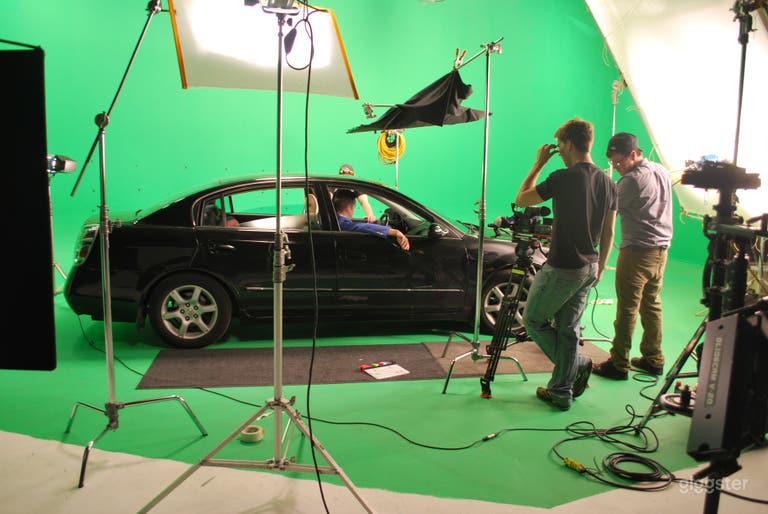  SOUNDSTAGE W/ CYC WALL 