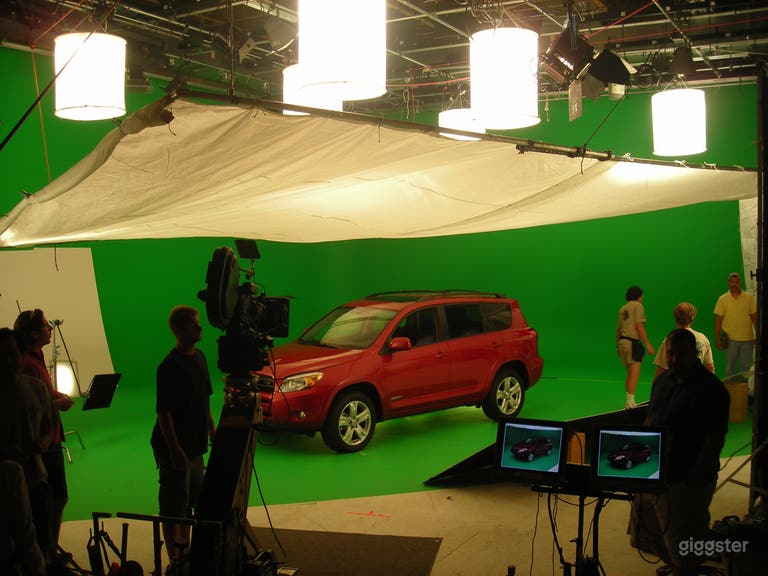  SOUNDSTAGE W/ CYC WALL 