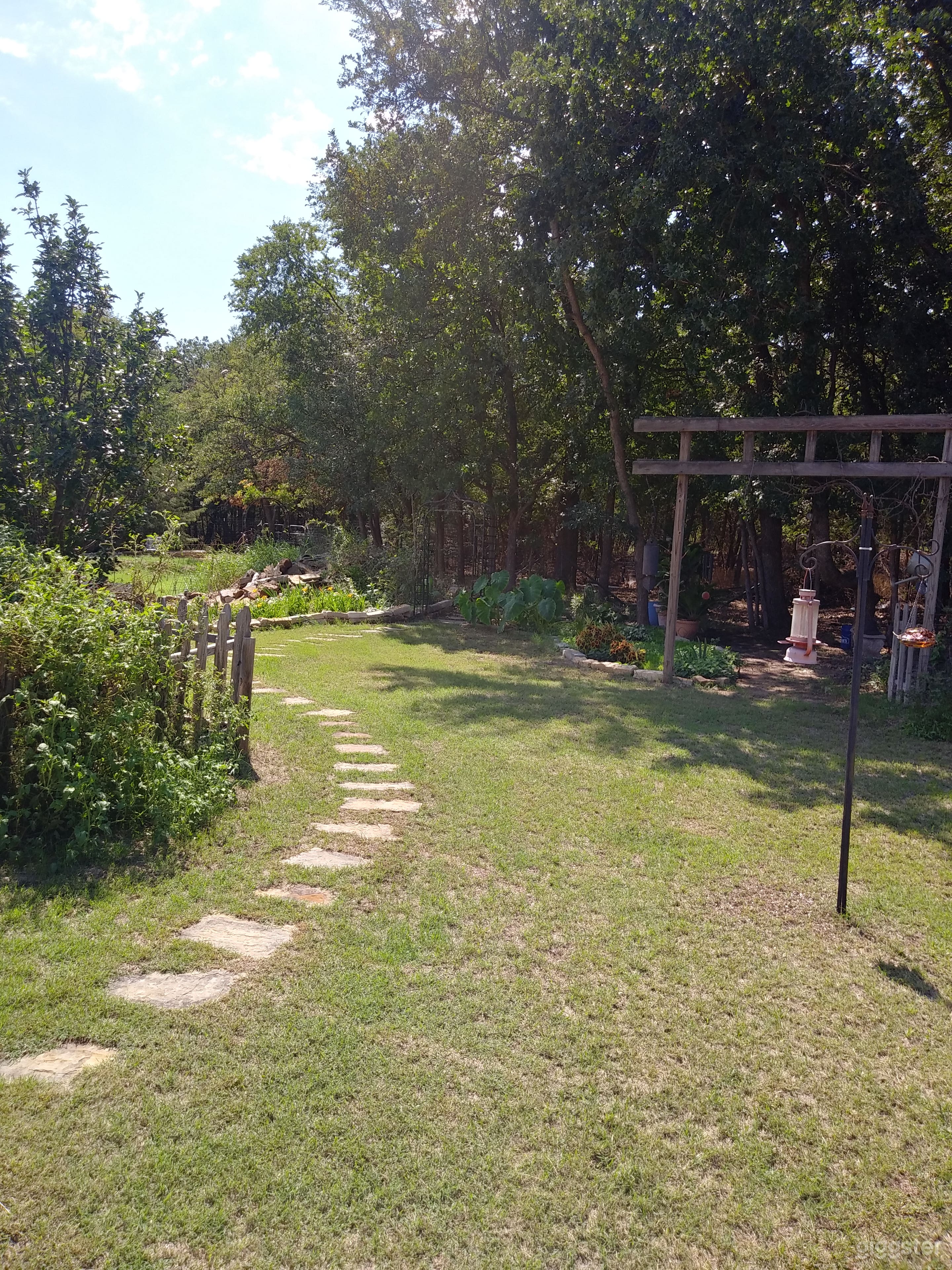 5 Acres Country House Photo 2