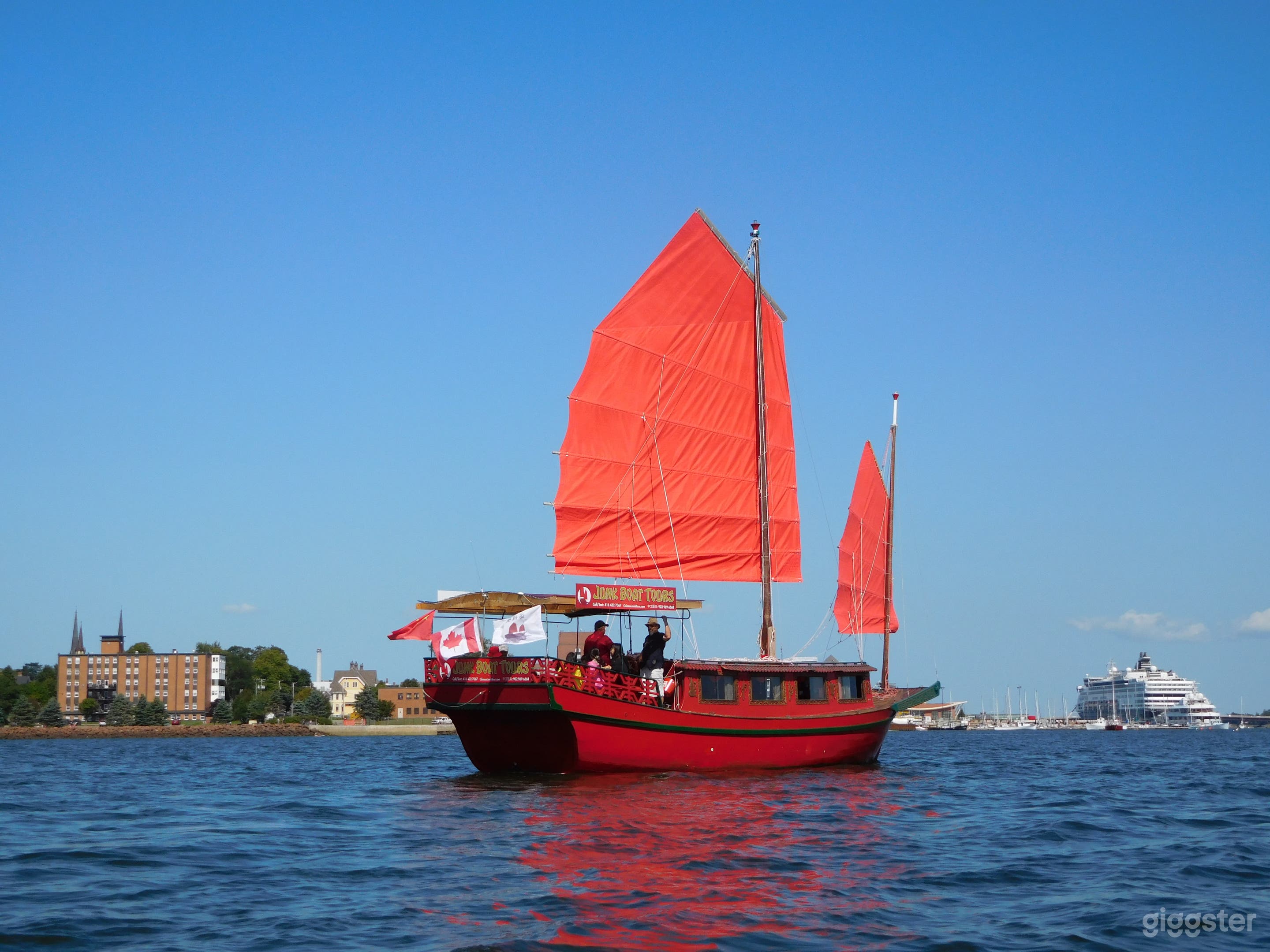 Authentic Chinese Junk Ship Photo 4