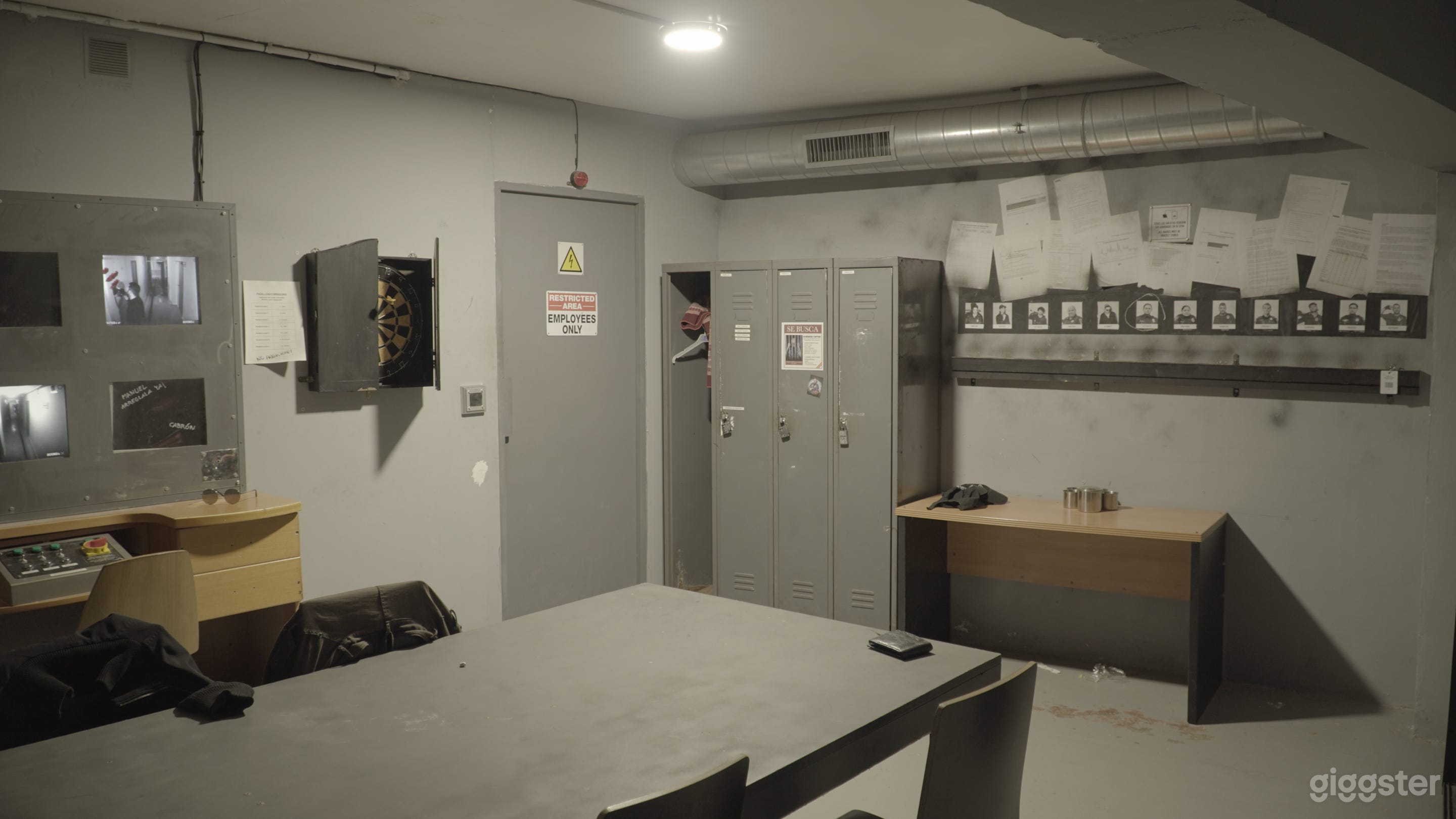 Dark Office Escape Room Photo 2