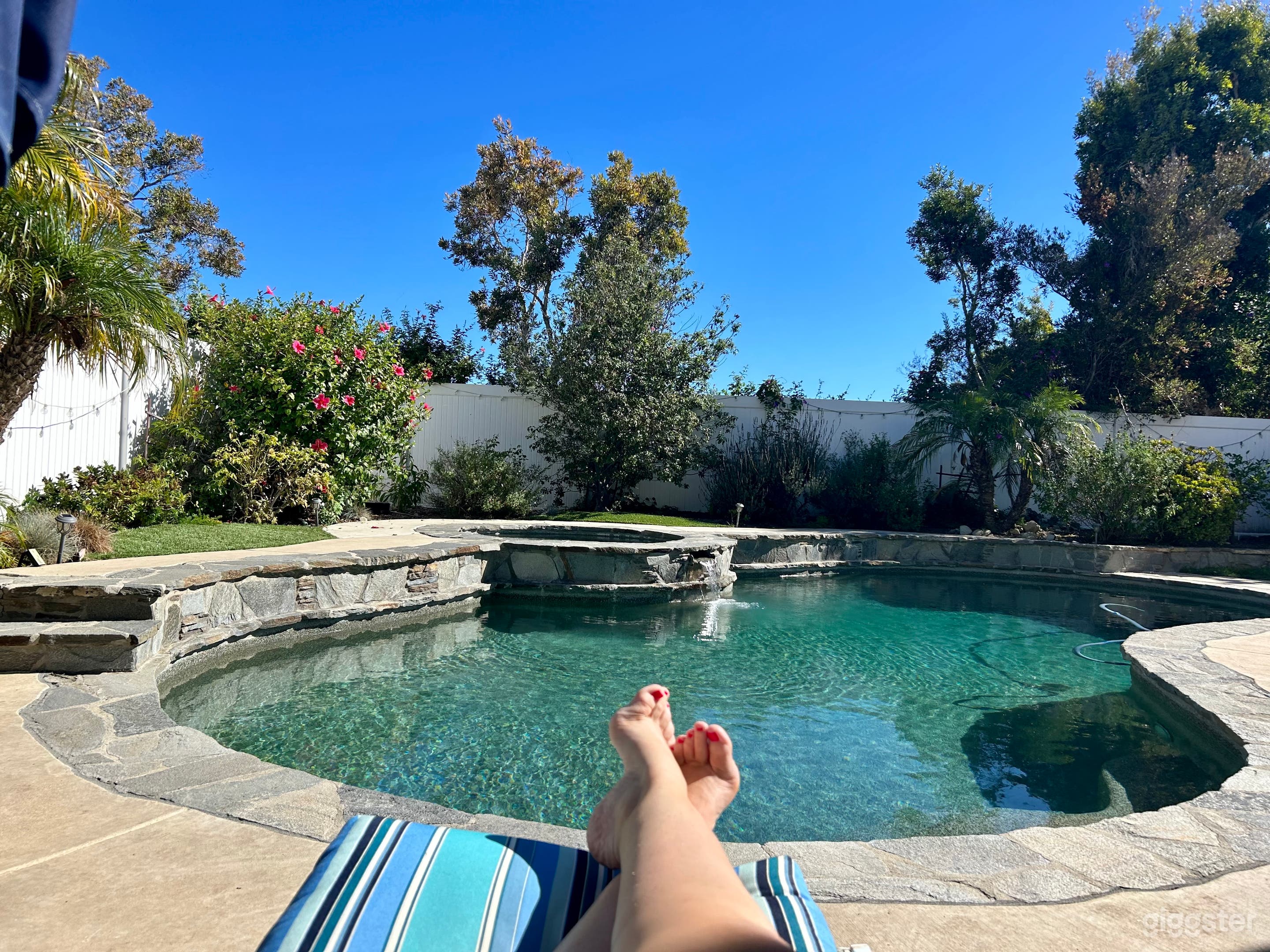 Fascinating Pool in Ventura Photo 3