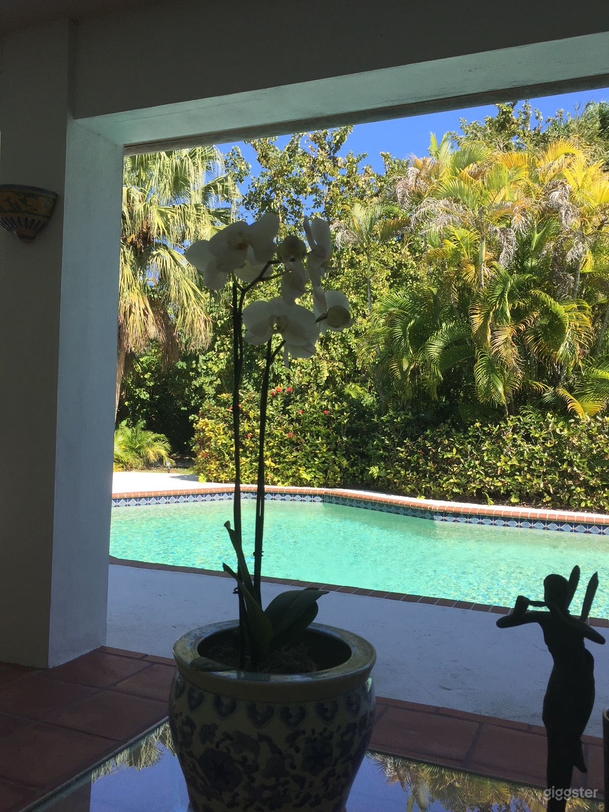 Light Filled with Spacious Outdoors  Photo 2