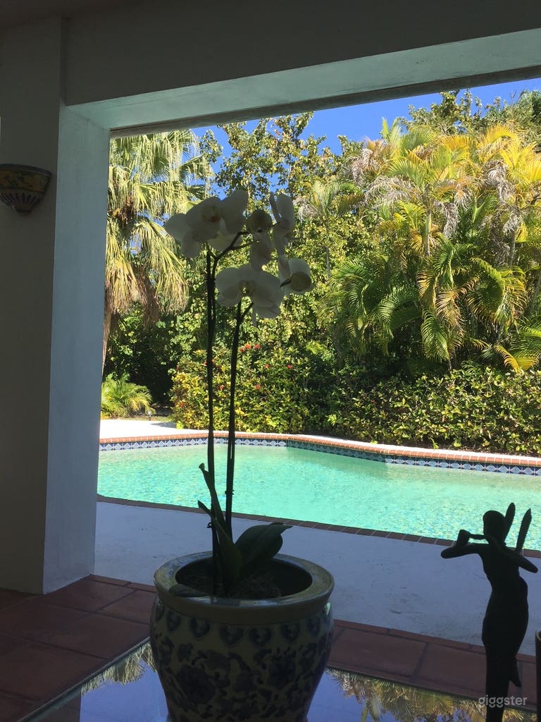  Light Filled with Spacious Outdoors  