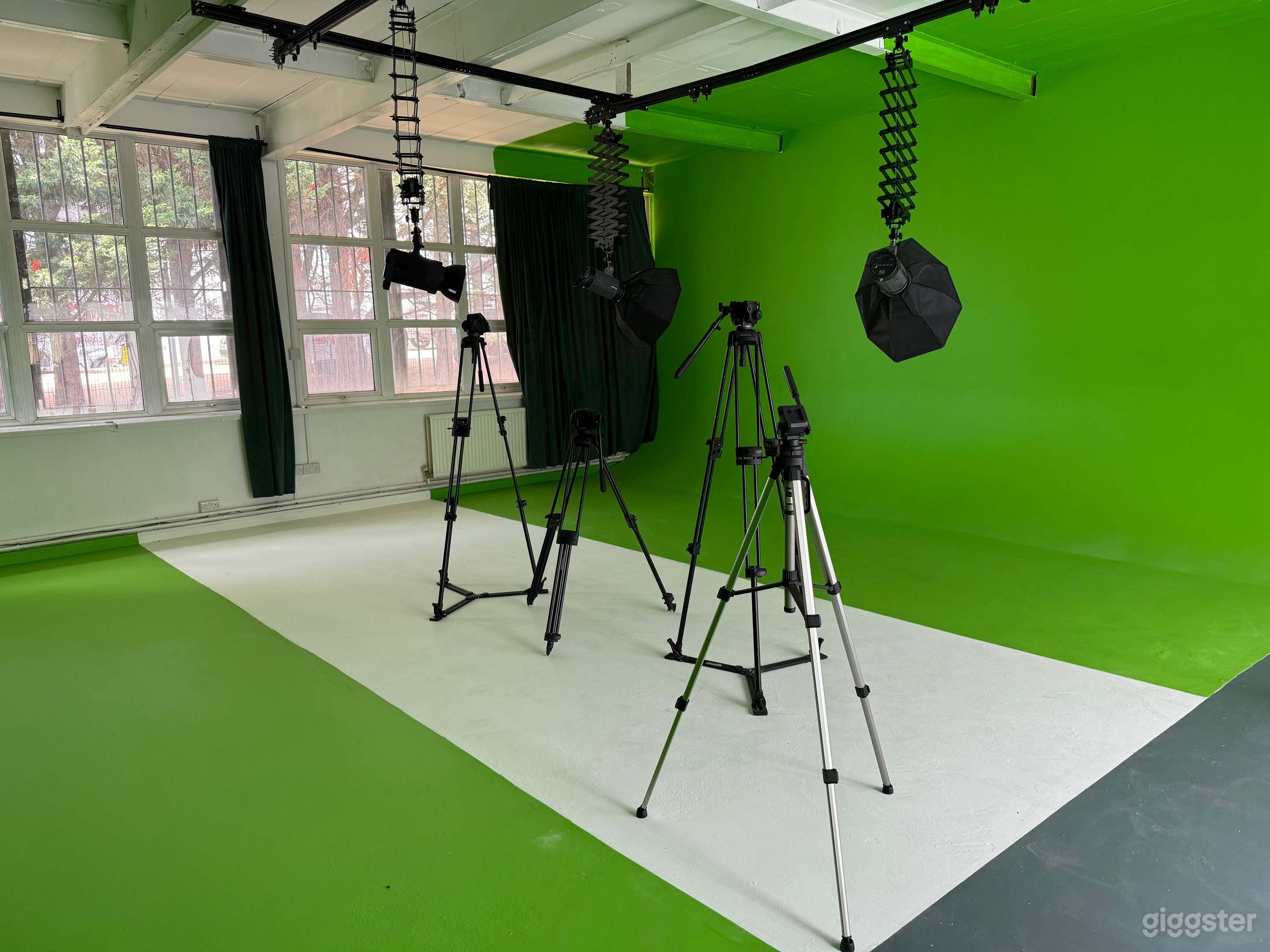 Green Screen Space Photo 4