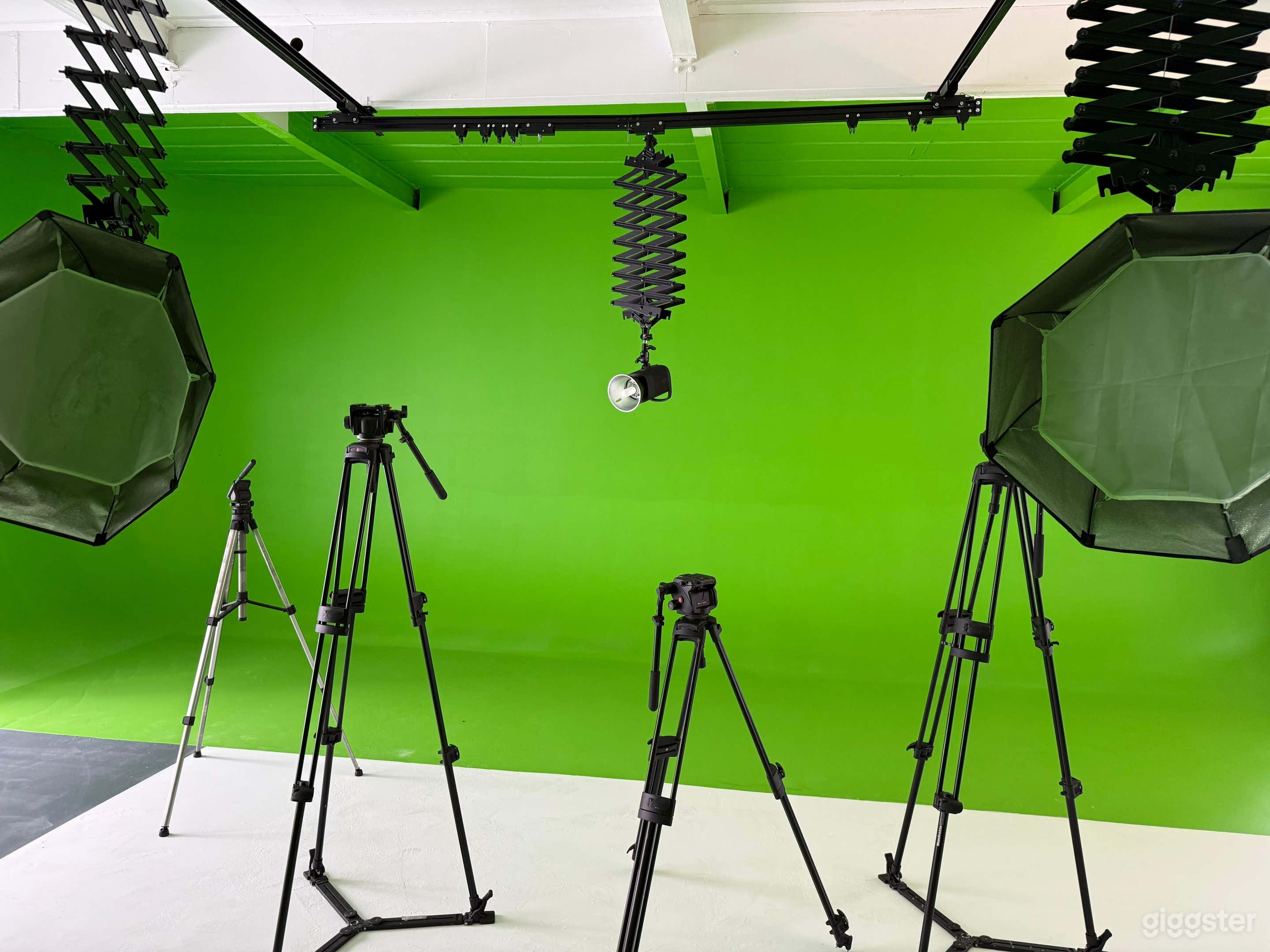 Green Screen Space Photo 2