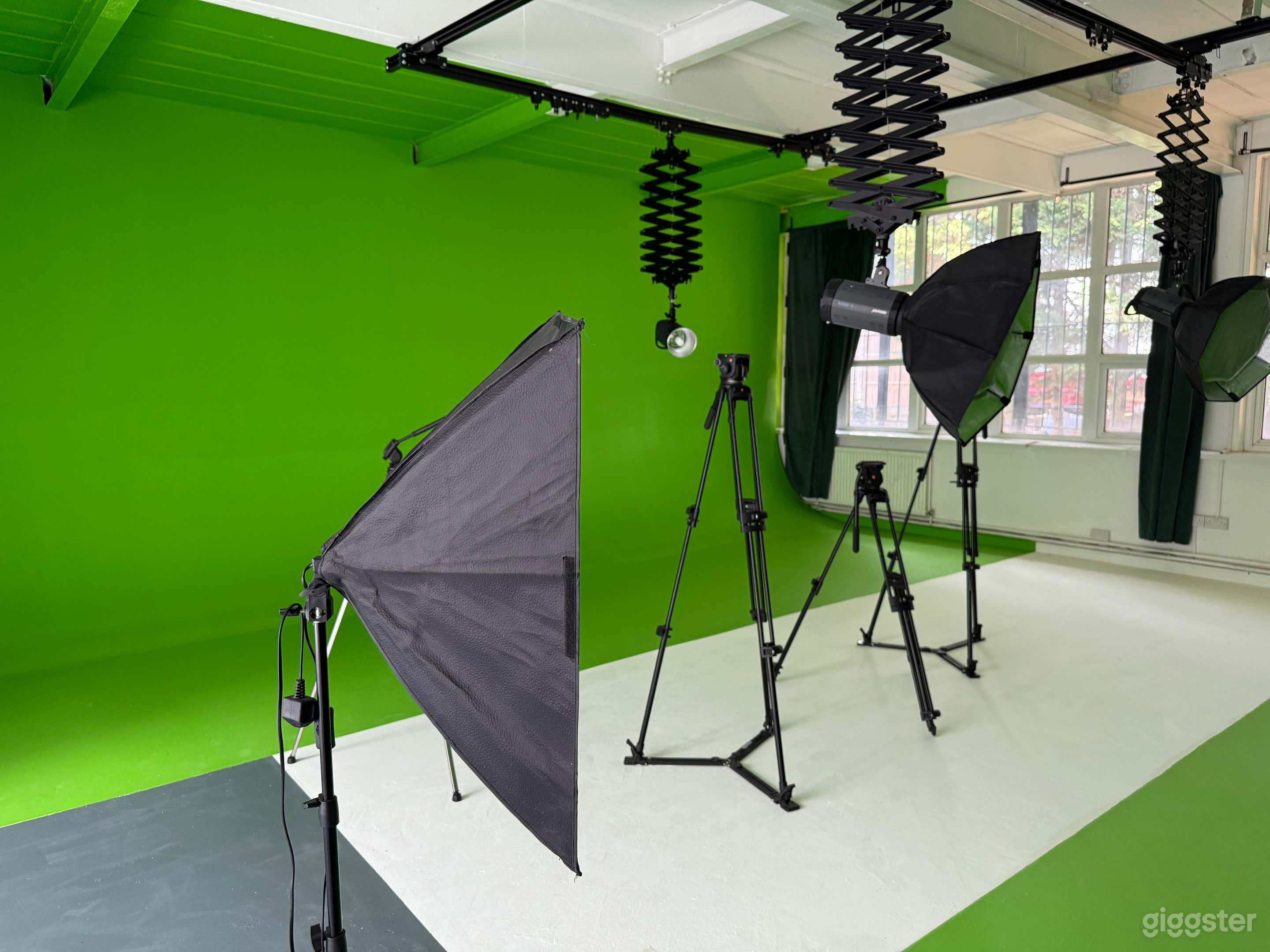 Green Screen Space Photo 1