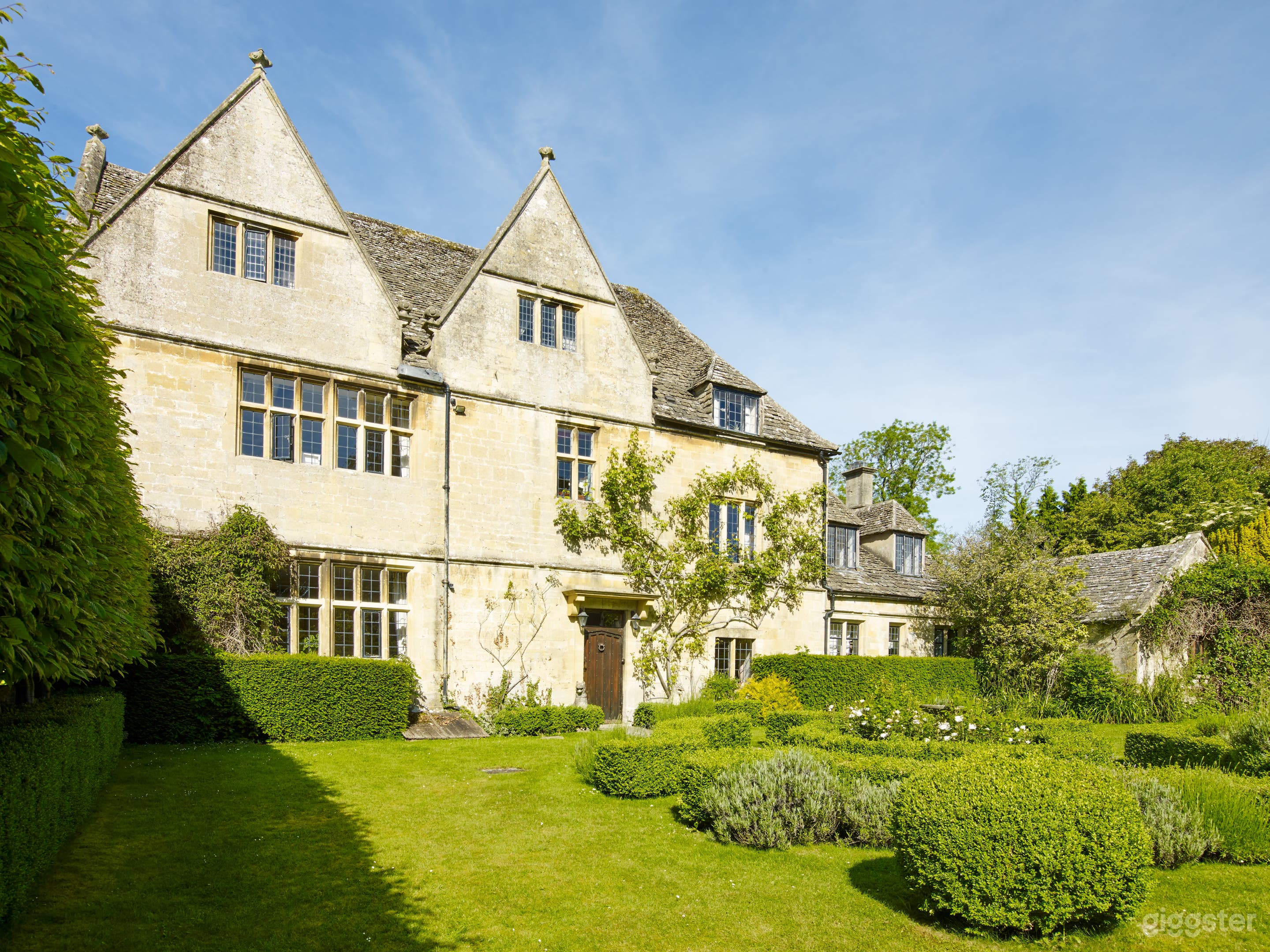 Regal Manor Gloucester Photo 2