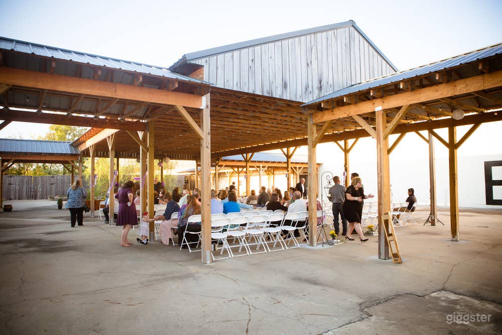 Large Courtyard Pavilion in Gallatin  Photo 2