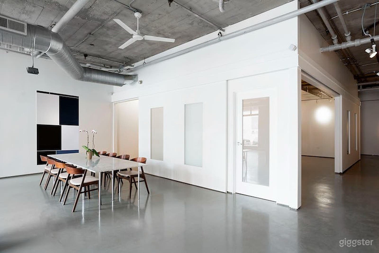 4,000 sq ft West Loop Loft for Shoots, Meetings + Events Photo 1