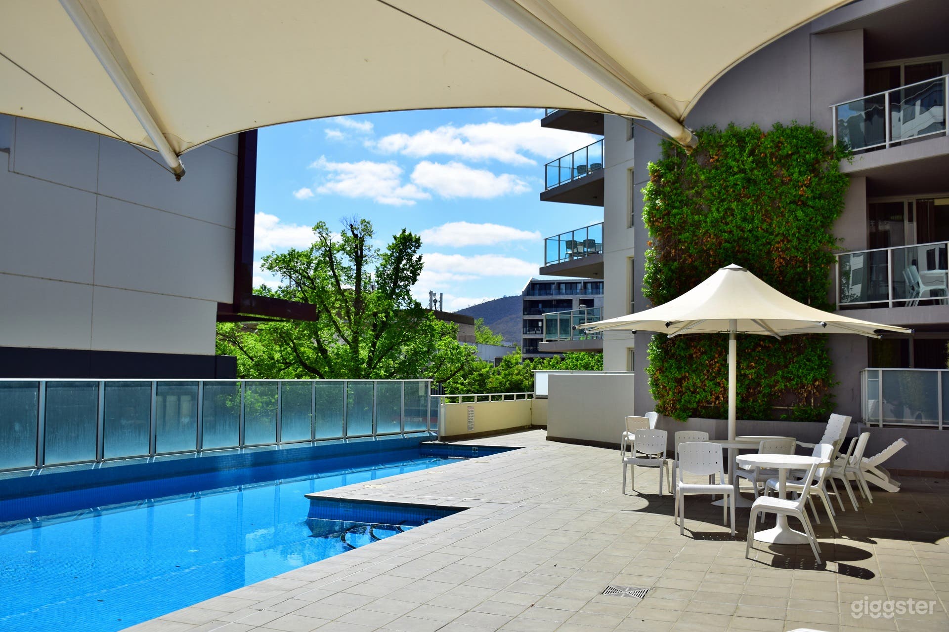 Hotel Outdoor Pool Venue Photo 3