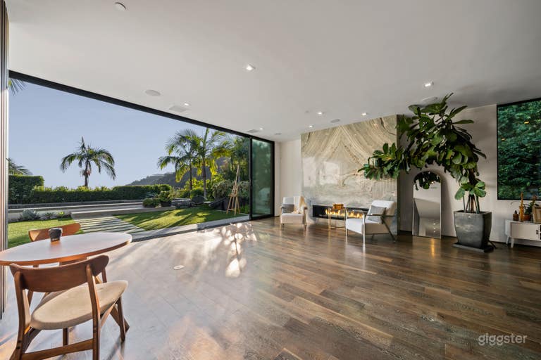  PICTURE-PERFECT VILLA FOR PRODUCTIONS/EVENTS 