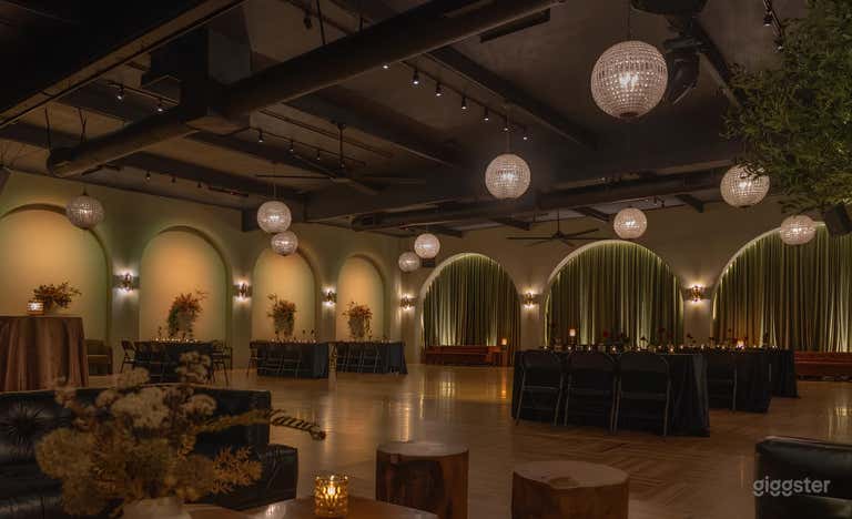 Elegant Ballroom with Vintage Flair 