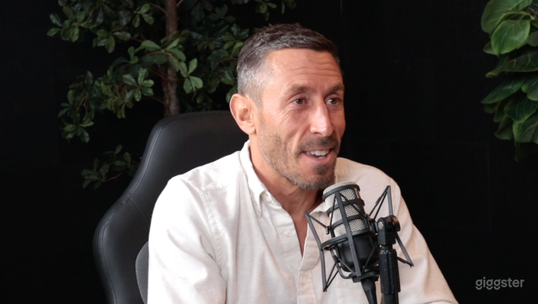  Use the same studio as Paul Saladino 