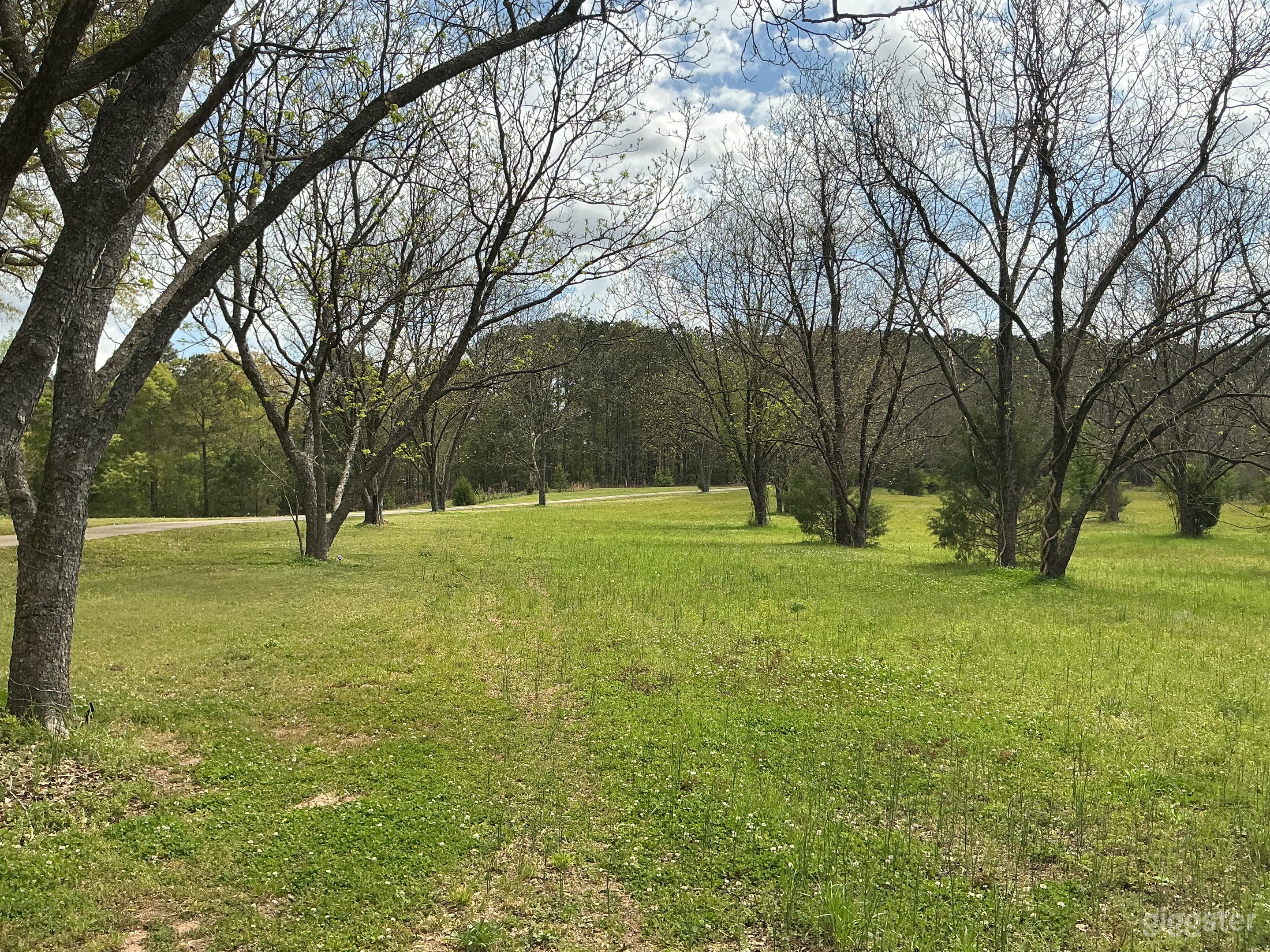 Lakeside Outdoor Event Space at Family Farm & Ranch Photo 3
