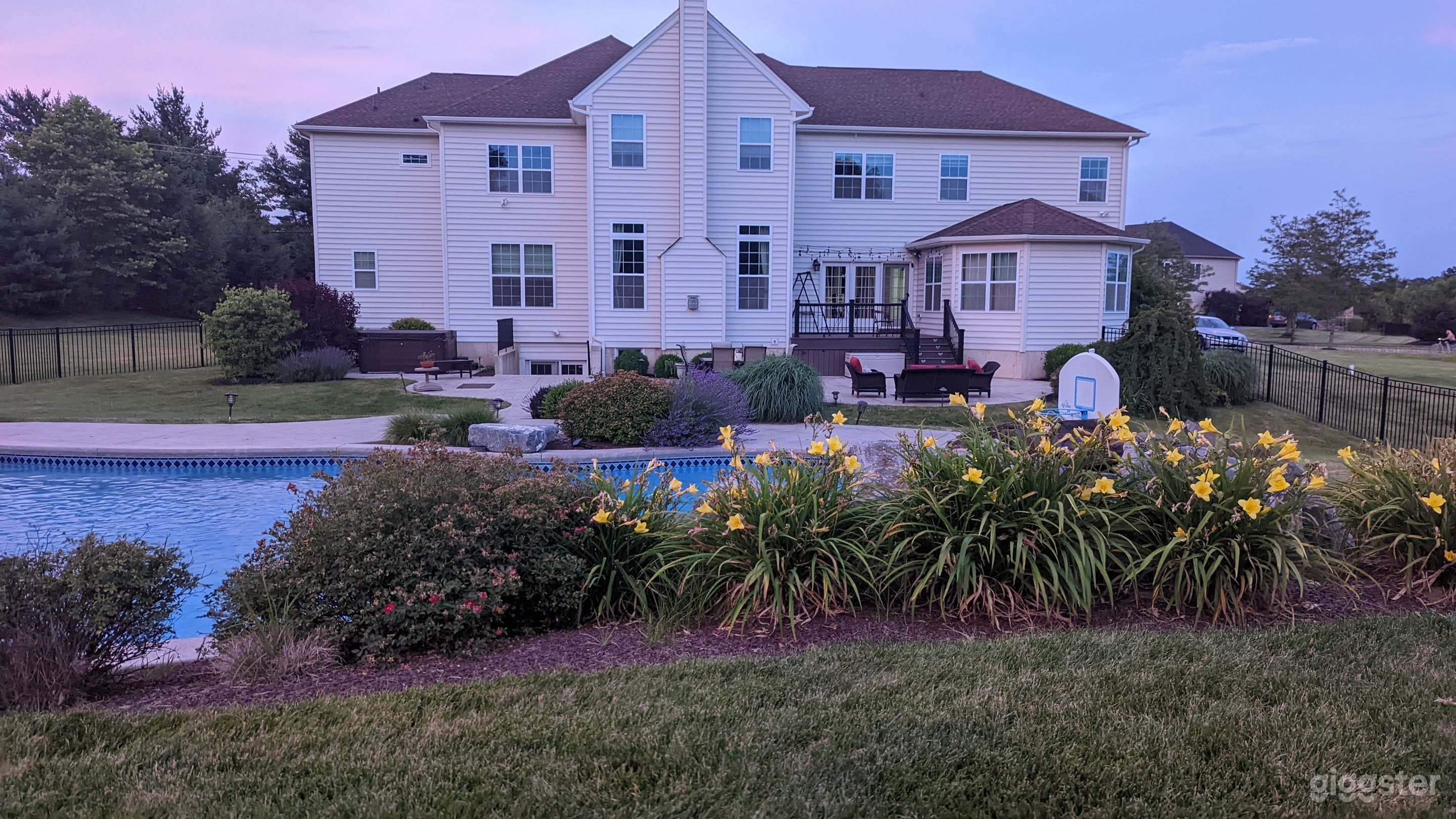 Gorgeous Backyard oasis Photo 1