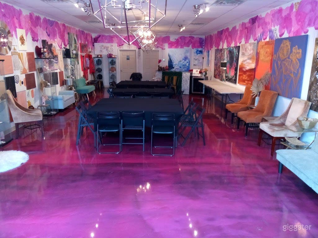 Upscale Creative Flex Space with FREE Parking Photo 3