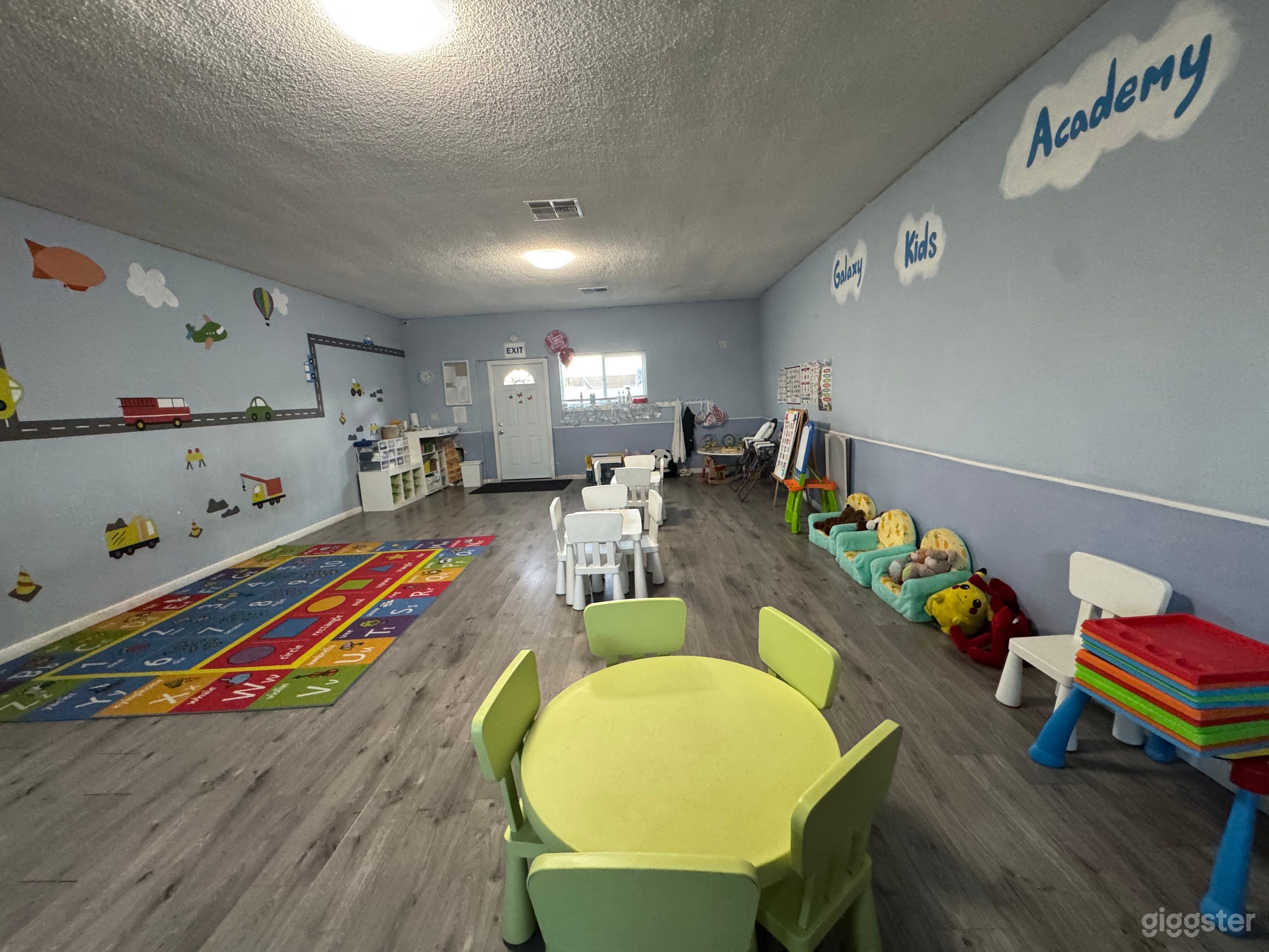 One of a kind kindergarten , classrooms, offices Photo 4