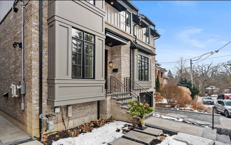  Custom High Park Home with Serene Views 