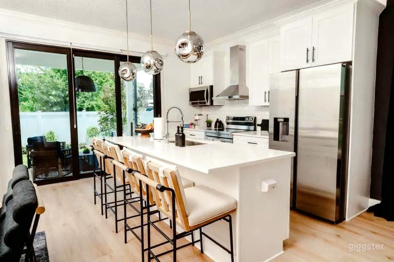  Downtown Townhome with Rooftop & City Views 