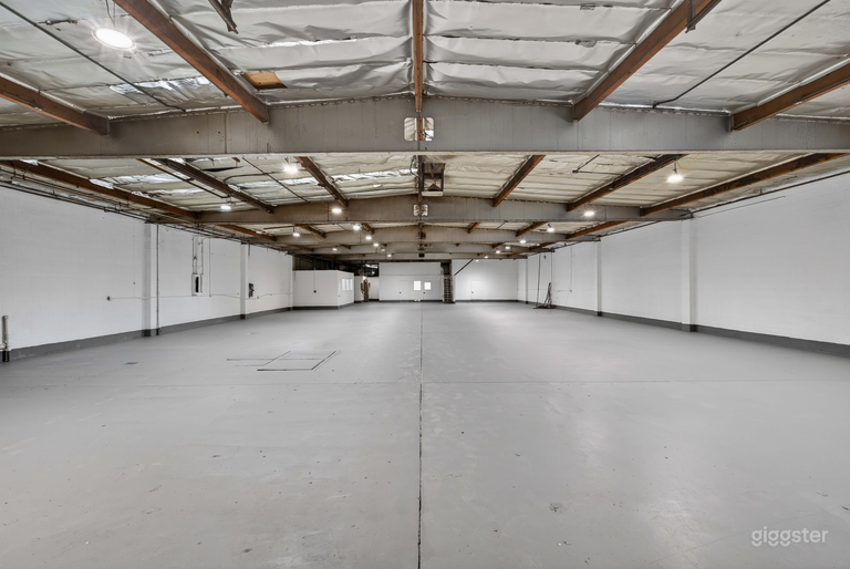  Entrepôt industriel spacieux de 15000 Sq Ft 