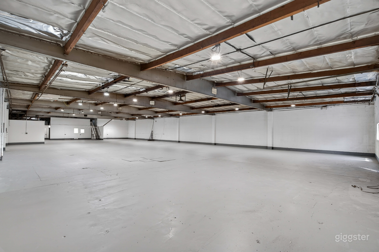 Entrepôt industriel spacieux de 15000 Sq Ft 