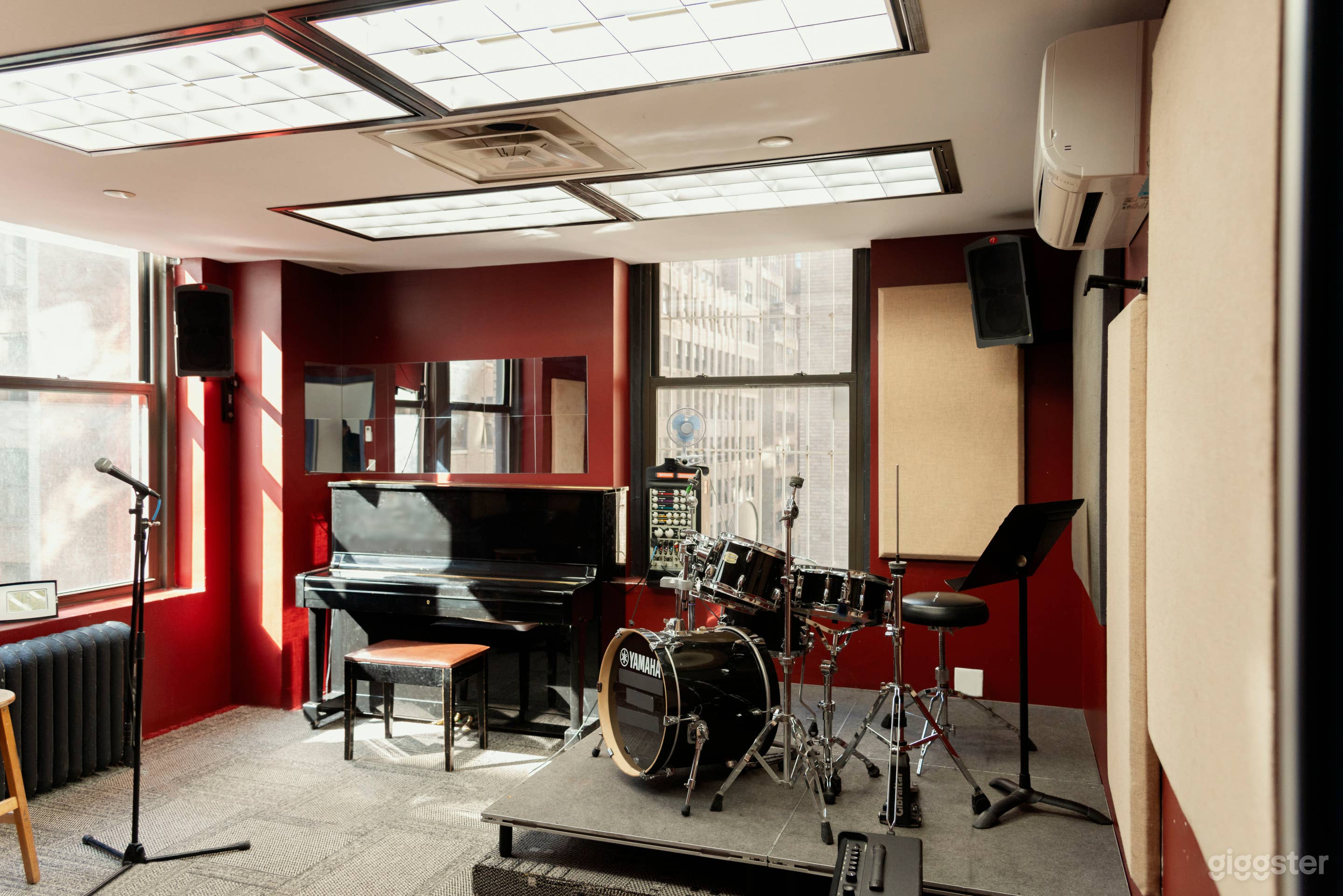 Cozy Music Rehearsal Studio That Won't Break the Bank! Photo 1