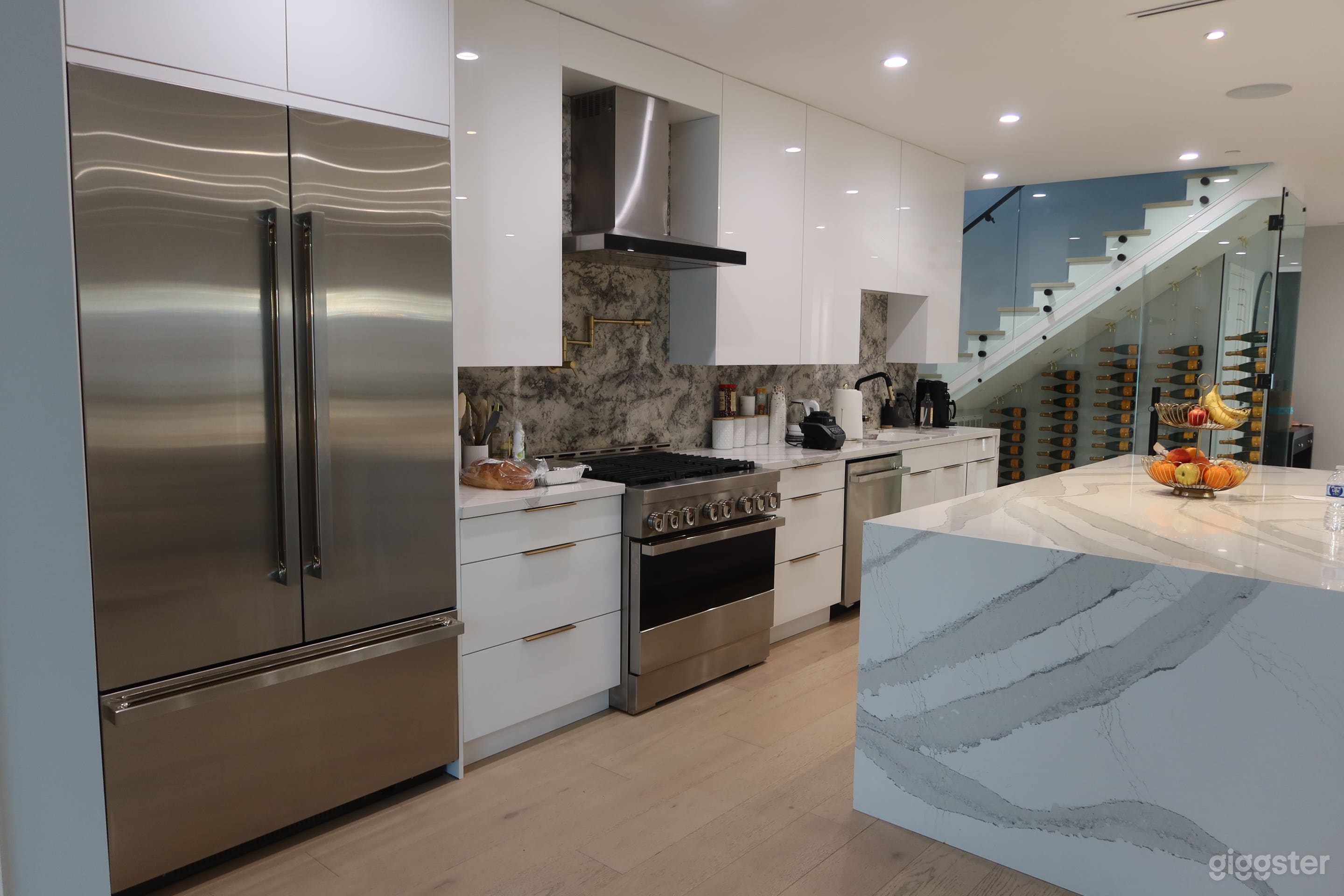 Modern Valley Home with Pool and Spacious Backyard Photo 3