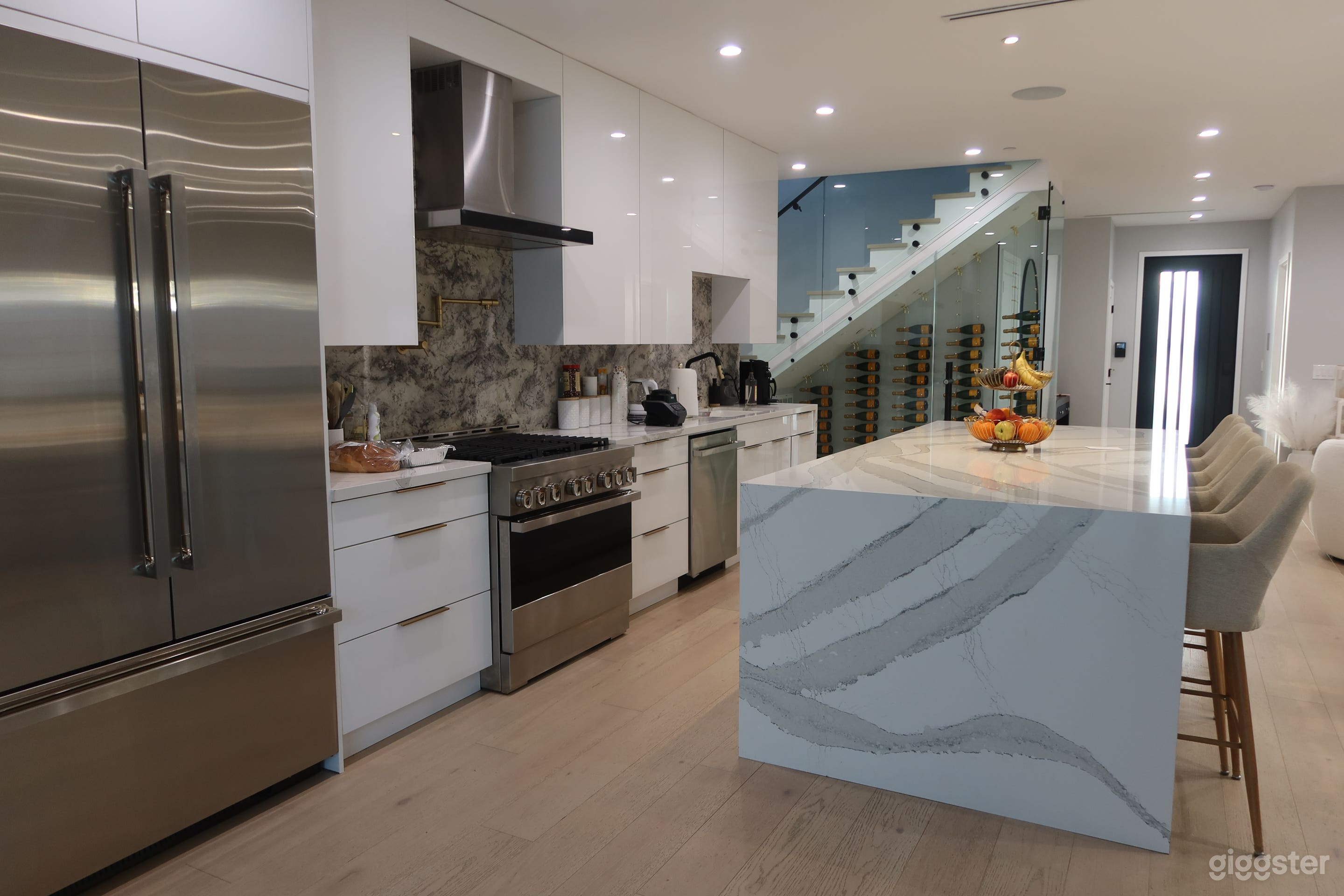 Modern Valley Home with Pool and Spacious Backyard Photo 4