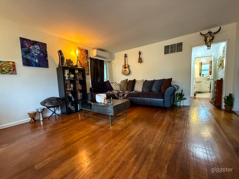  Artsy & Modern Apt with attached Film Studio 