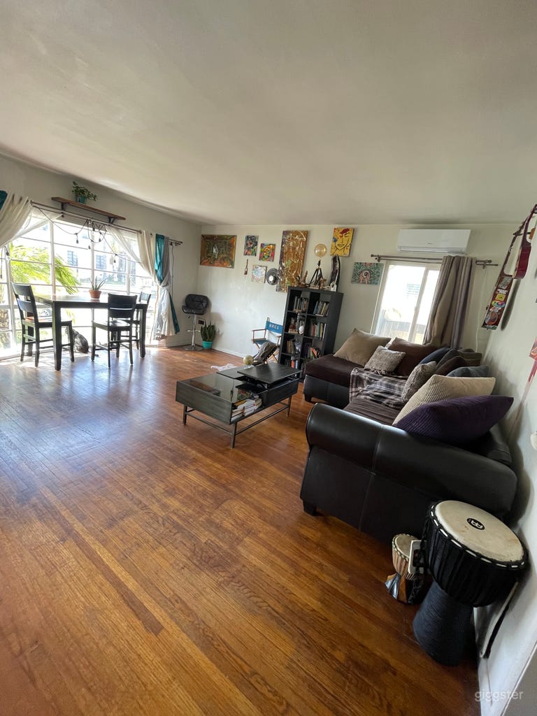  Artsy & Modern Apt with attached Film Studio 