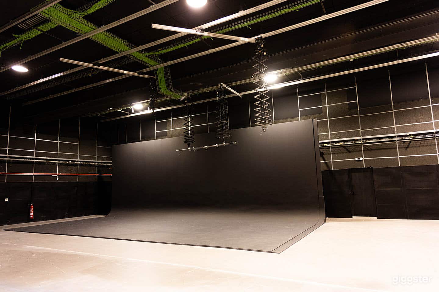 Film and Television Studio for Rent in Madrid Photo 2