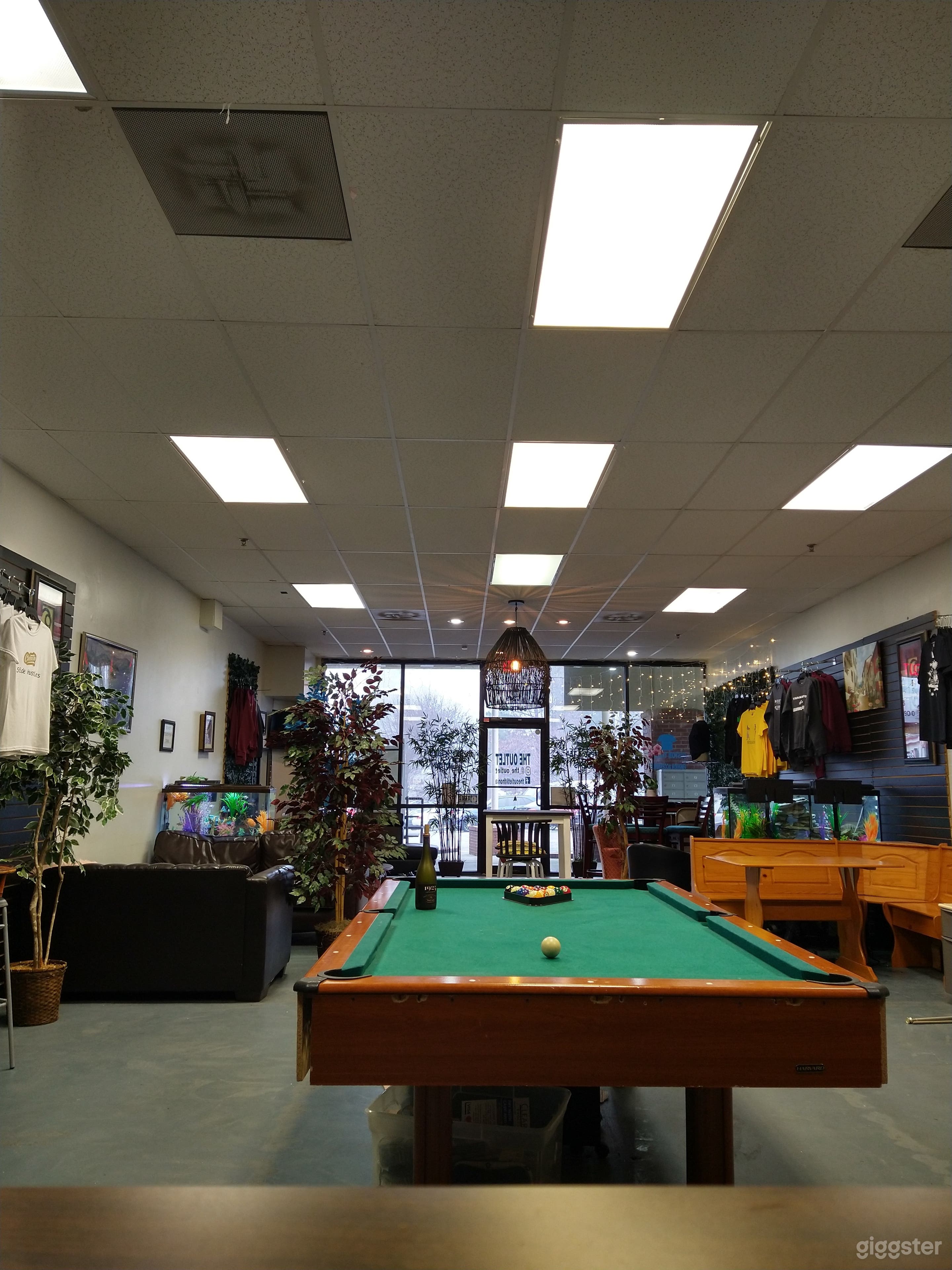 Cozy vibe Mixuse Coffee Shop Photo 2