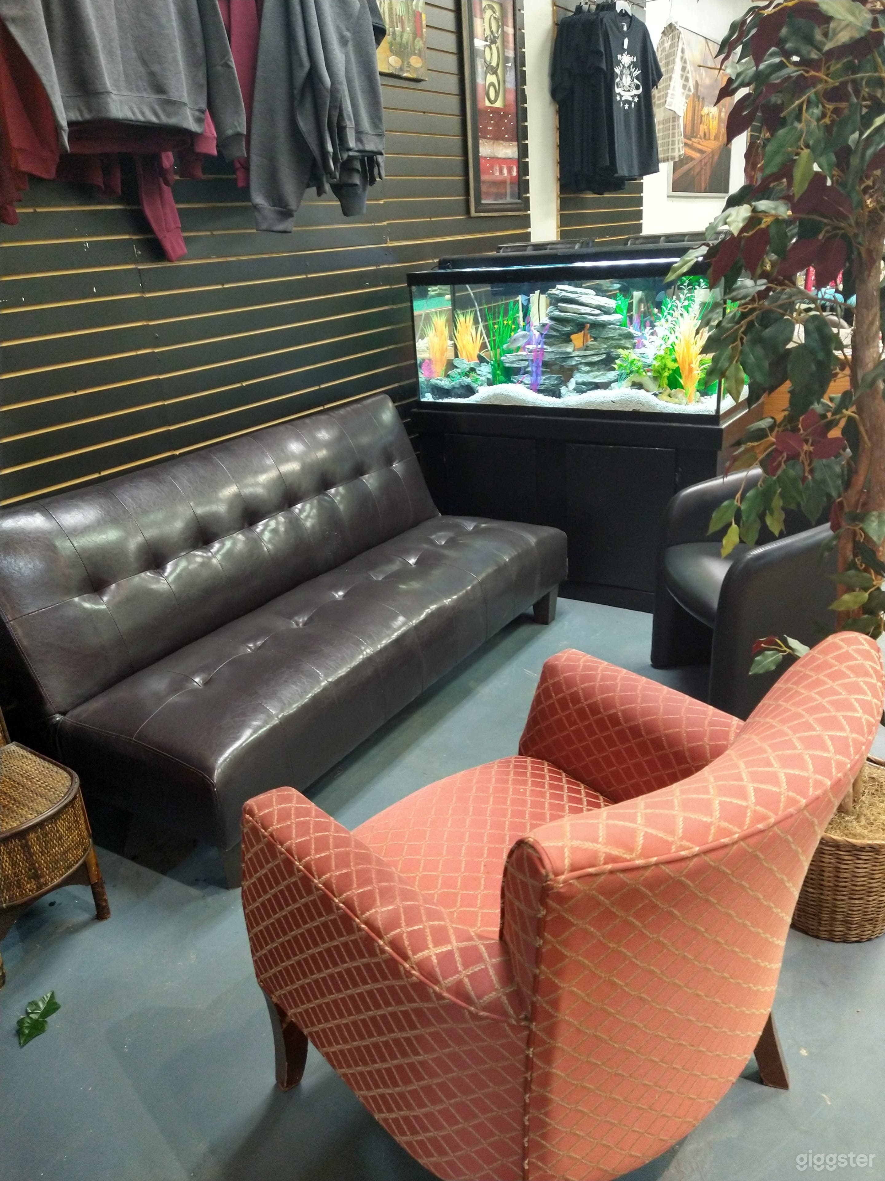 Cozy vibe Mixuse Coffee Shop Photo 4