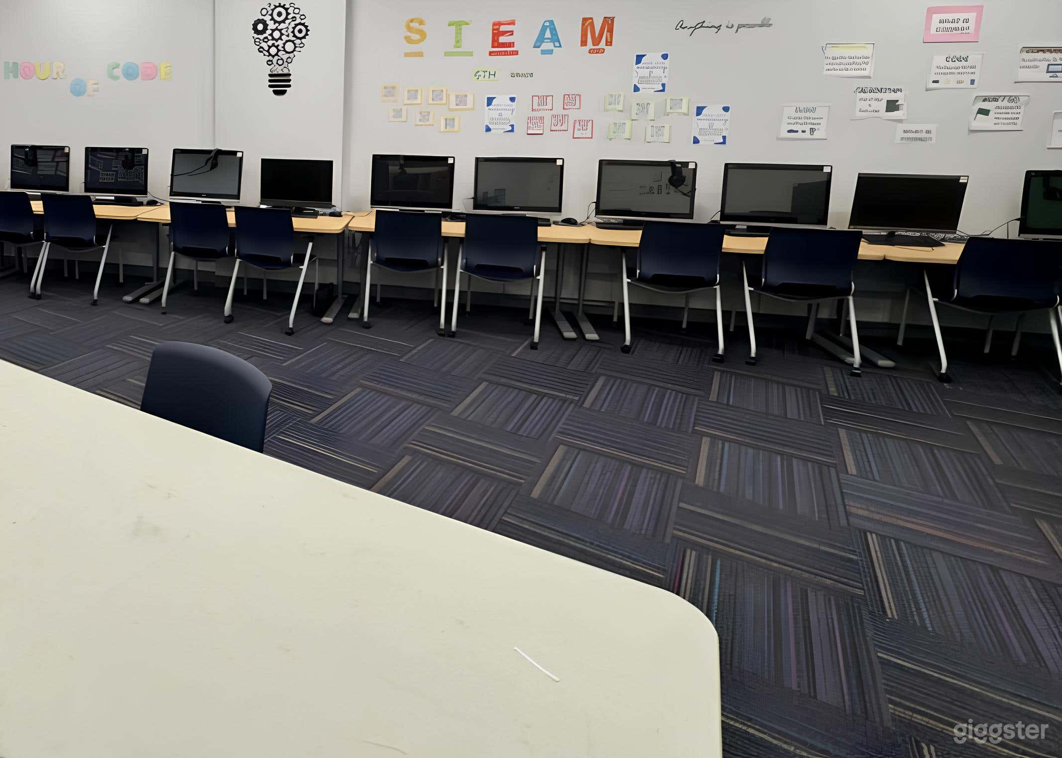 Functional Computer Laboratory Photo 2