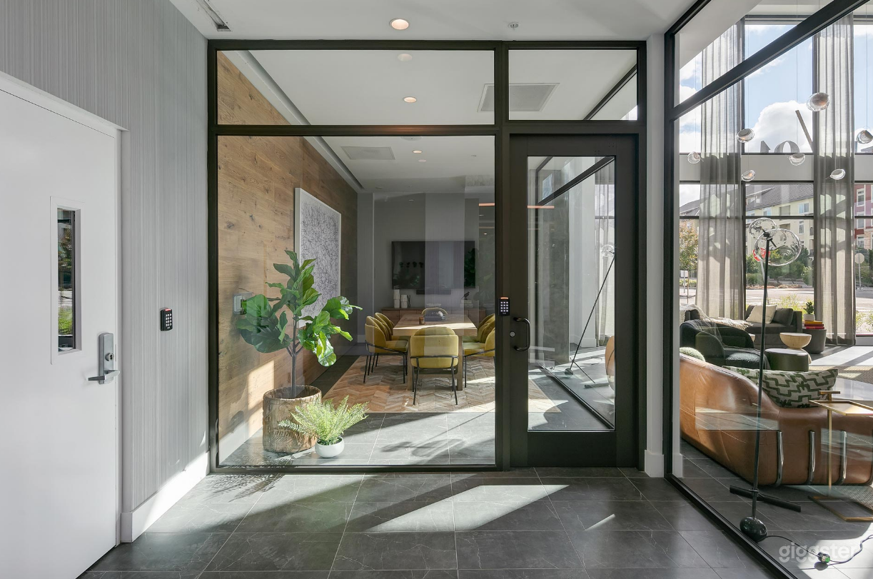 Contemporary Conf. Room w Breakout Space in Dublin Photo 4