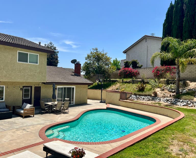  Lush, Tranquil, Quiet Yard with Pool 