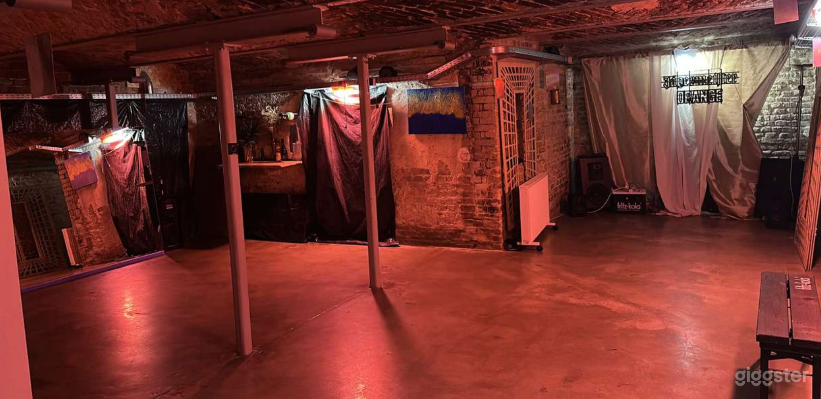 Underground Art House & Event Space Foto 2