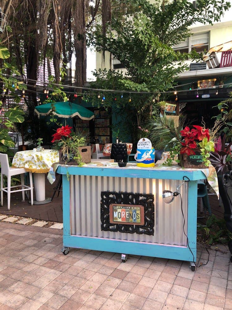  Eclectic, vintage Old Havana Bar and Restaurant 